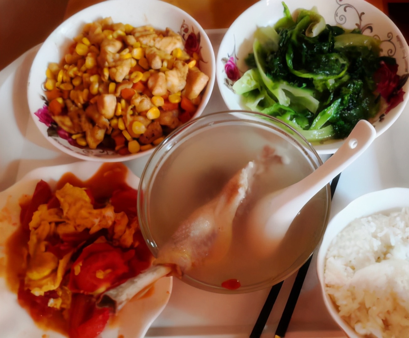 家有母婴住家月嫂,月嫂带宝日常虽然很累但是很开心