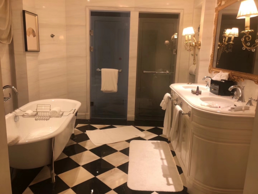 天津丽思卡尔顿酒店公司,丽思卡尔顿酒店属于万豪集团吗