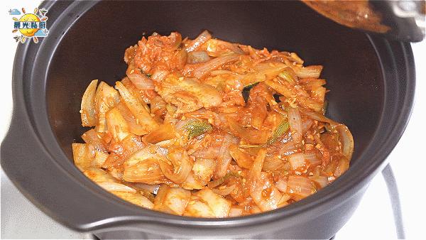 韩式泡菜锅酱汁配方,韩国泡菜猪肉锅教程