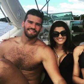 每日11点深夜福利之:阿利松妻子娜塔莉娅