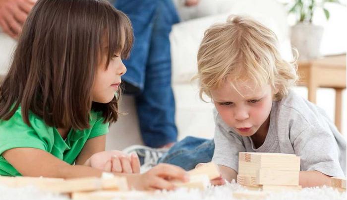 孩子三岁了还不愿意说话怎么办,孩子三岁不说话是怎么回事