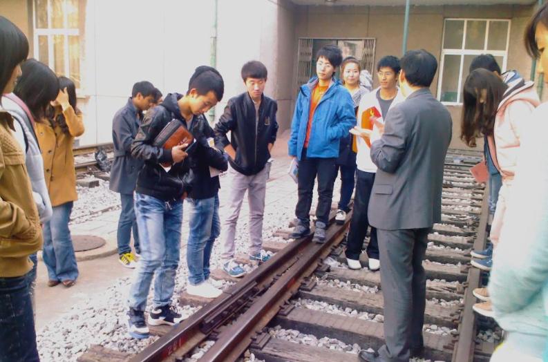 读大专还不如读中专,大专好还是复读好