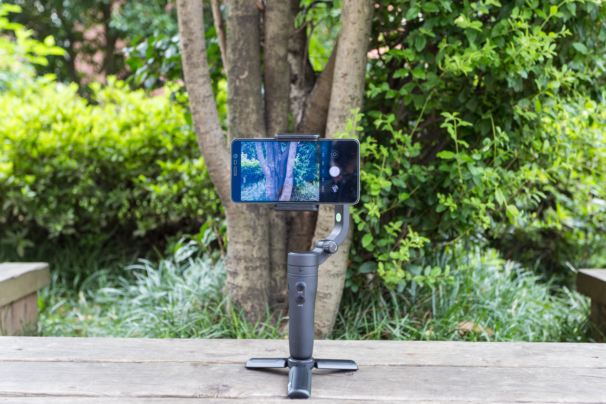 如何判断一台手机稳定器值不值得买？新手入门短视频必看攻略