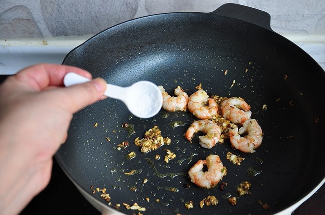 炒虾要怎么炒很脆很好吃,炒河虾怎么炒好吃又嫩