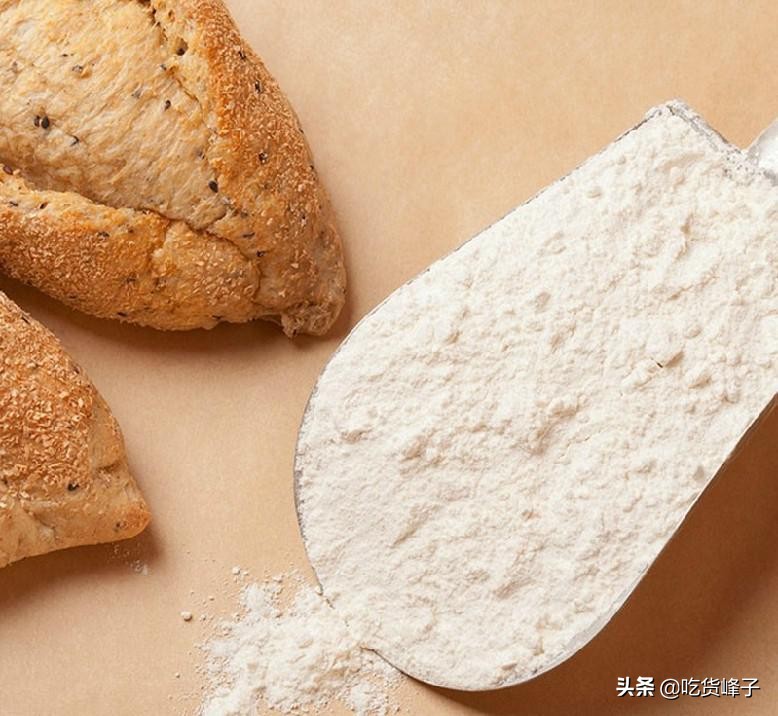 买面粉时，居然分高筋、中筋和低筋面粉，千万别买错，买错口感差