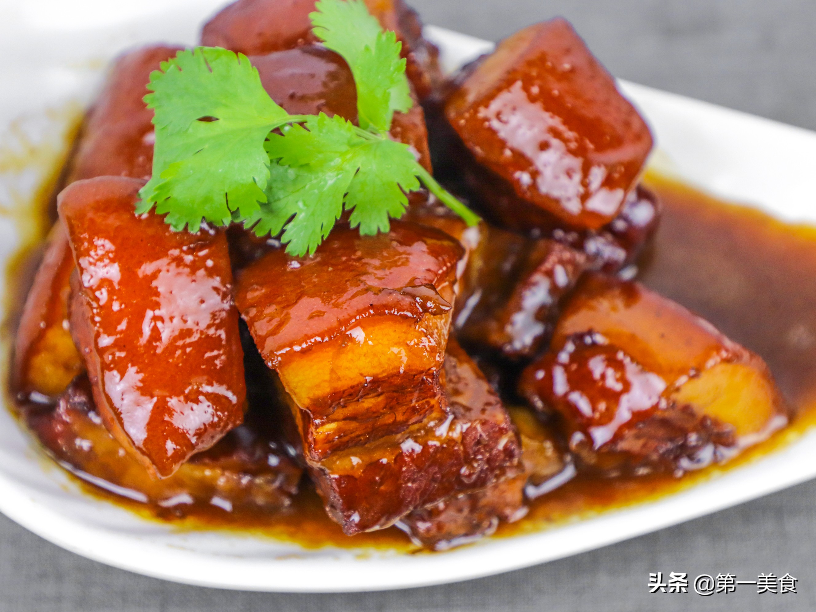 红烧肉最正宗的做法大厨一步教你,红烧肉最正确的做法视频教程