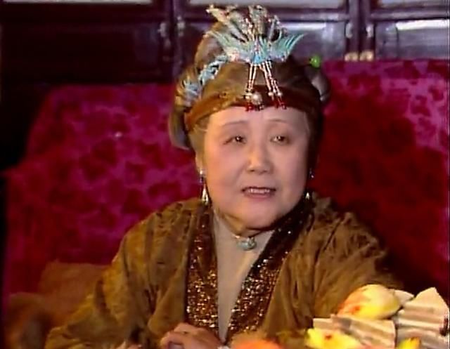 贾母道歉王夫人视频,贾母是怎样处理冤枉王夫人事件的