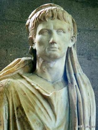 特朗普夫人是个什么样的人,特朗普究竟是个什么样的人