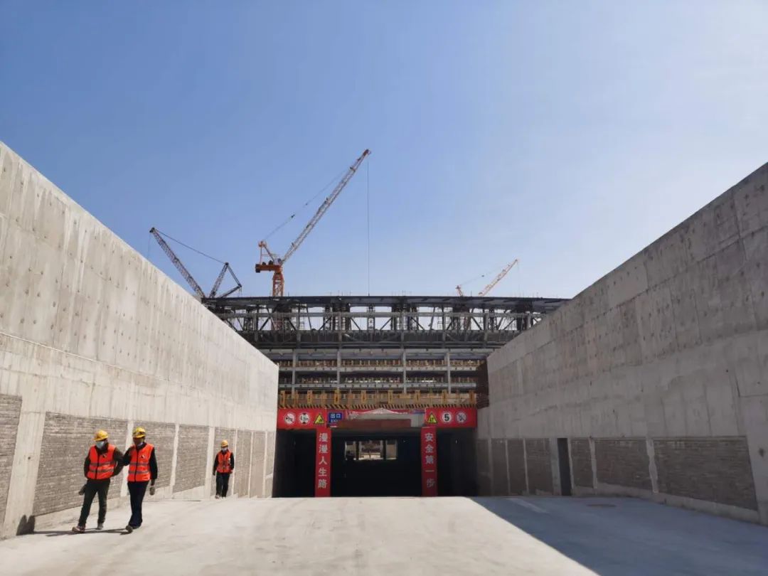 上海浦东足球场外观,上海体育场足球场