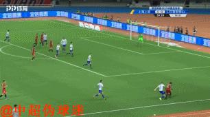 又浇水过多？国足门神足协杯罕见脱手，不止一次被自家草地坑了