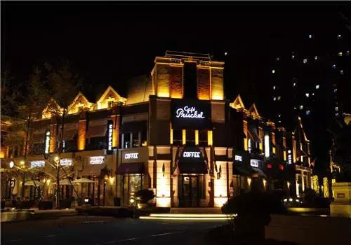 商铺的土地使用年限到期后应该怎么办？它的使用年限是多少？