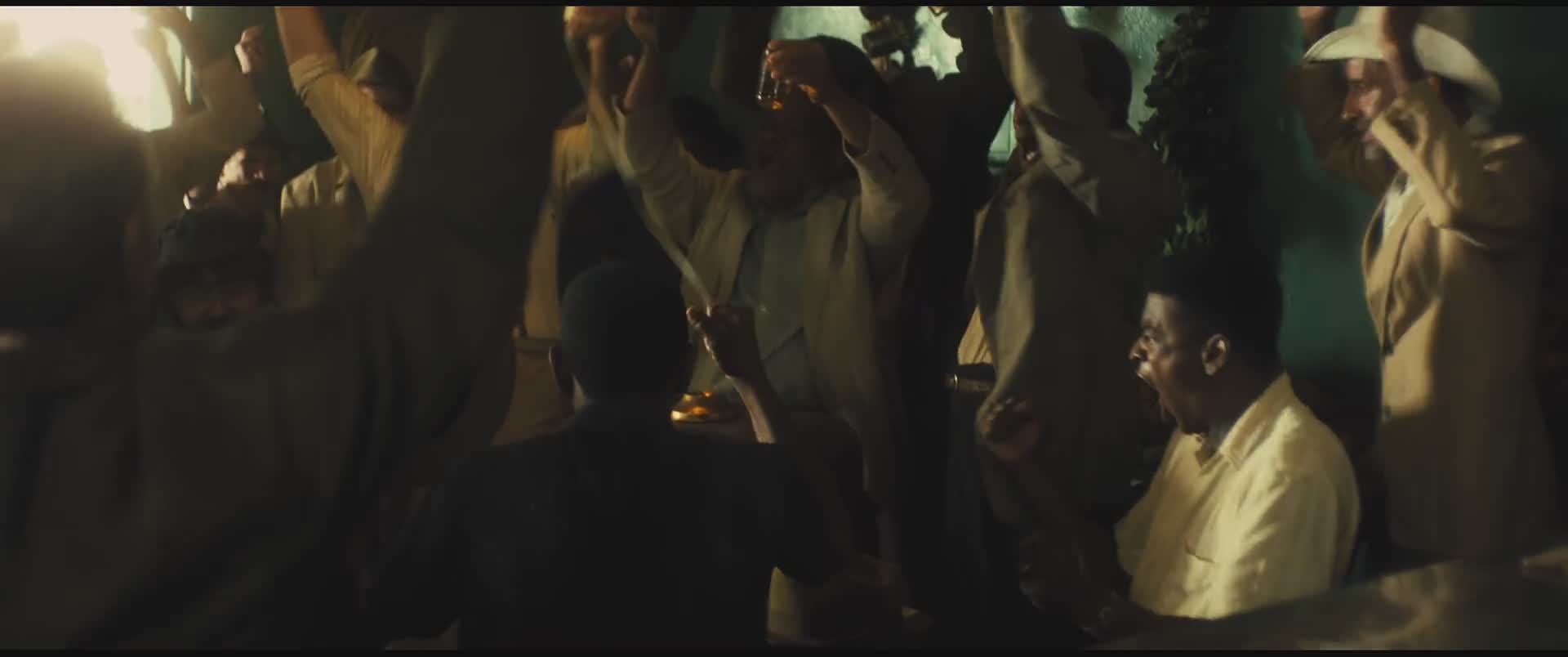 从贫民窟逆袭足球队,从贫民窟到足坛璀璨的巨星