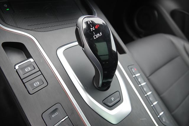 weyvv72020款值不值得买,开着感觉和轿车一样的suv