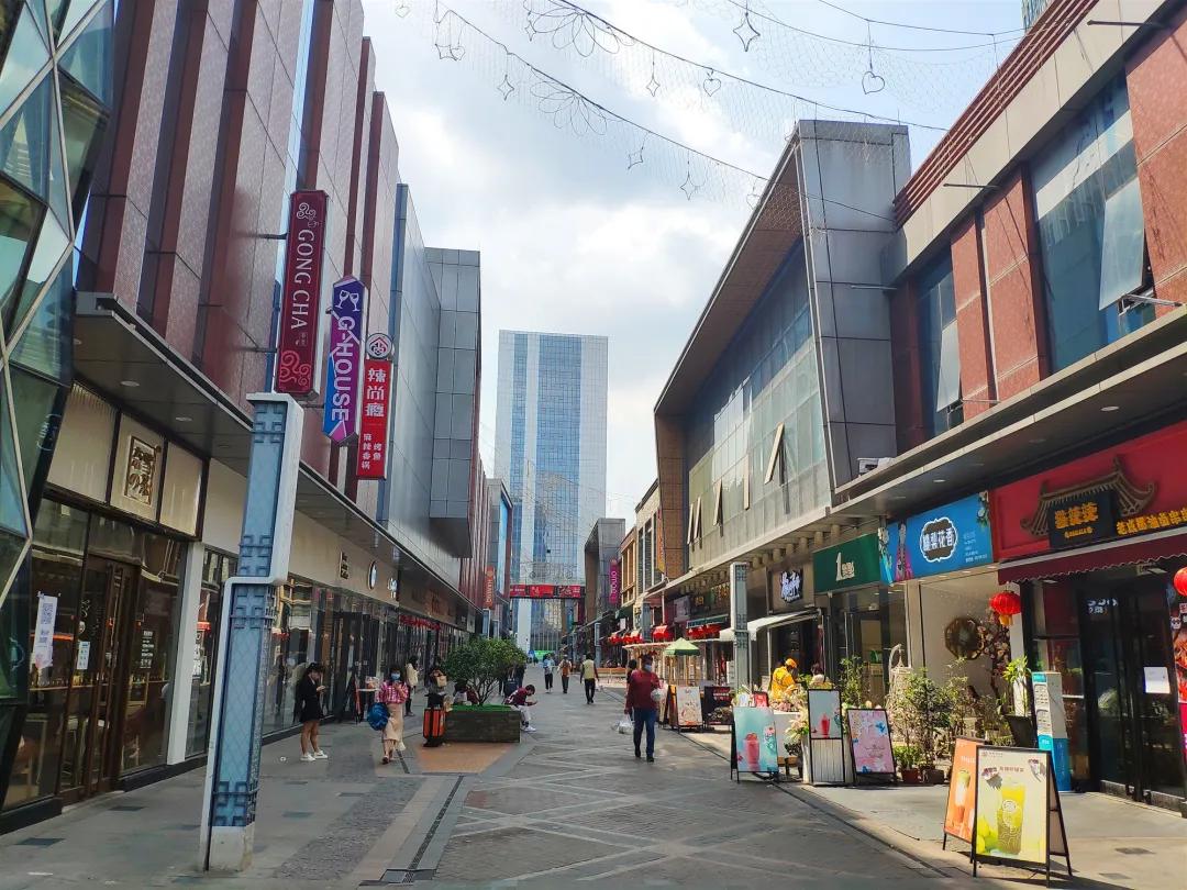 小编探万博|走近战“疫”下的万博百态