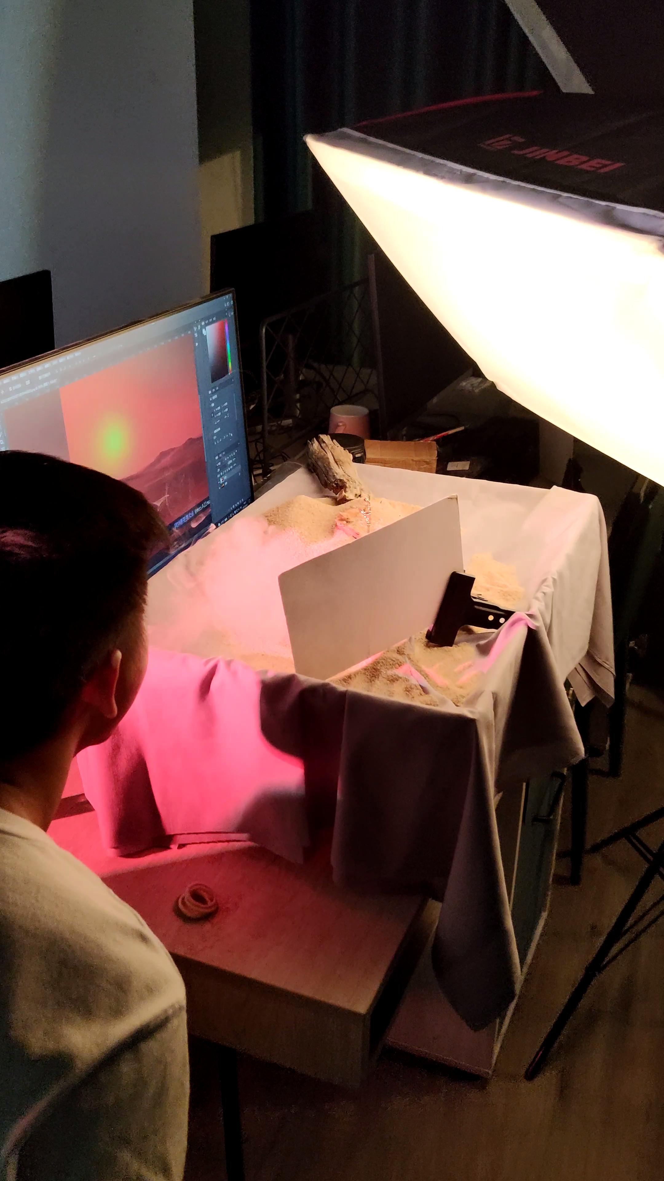 外国人是不是也喜欢戴宝石戒指,国外奇葩戒指