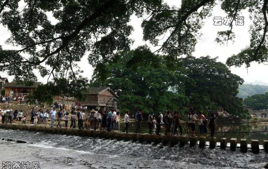 寻梦云水谣，探访福建南靖土楼，漫步厦门大学