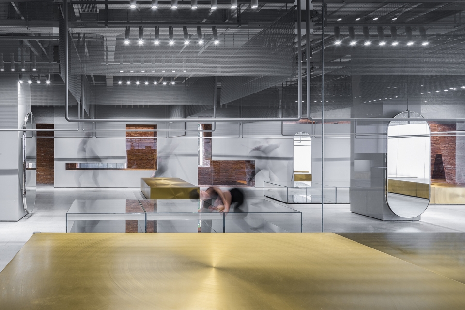 ur华师旗舰店,ur莘庄旗舰店