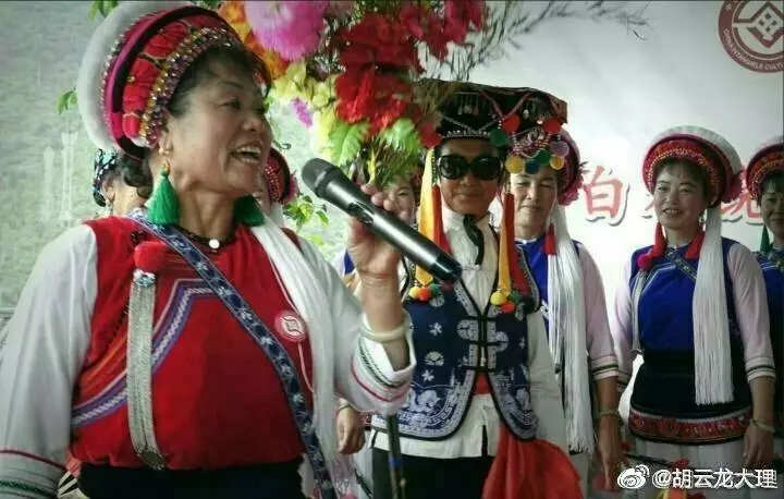 半个世纪前喜从天降上京汇演一念之差错过职业演艺生涯访何芳秀