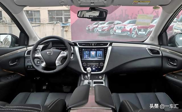 日产楼兰四驱智联版有哪些配置,日产楼兰两驱智联版落地价