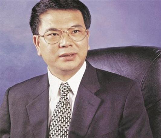 低调的厦门首富，靠贩卖钢铁废料发家，今企业市值千亿，热衷慈善