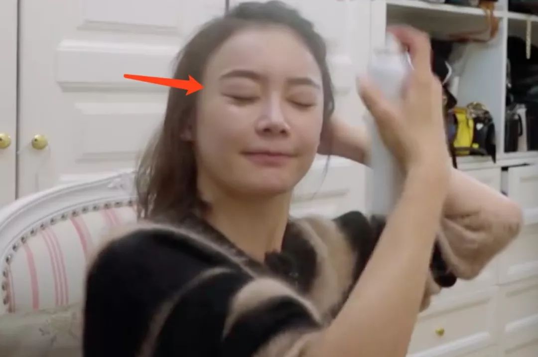 袁姗姗、唐嫣、马思纯的“伪素颜”，满满都是眼妆的硬技巧