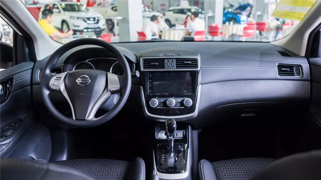 东风日产骐达:价格高一点,但空间告诉你值得!「快车体验043」