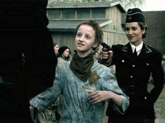 纳粹女魔头女囚,纳粹女魔头杀女囚