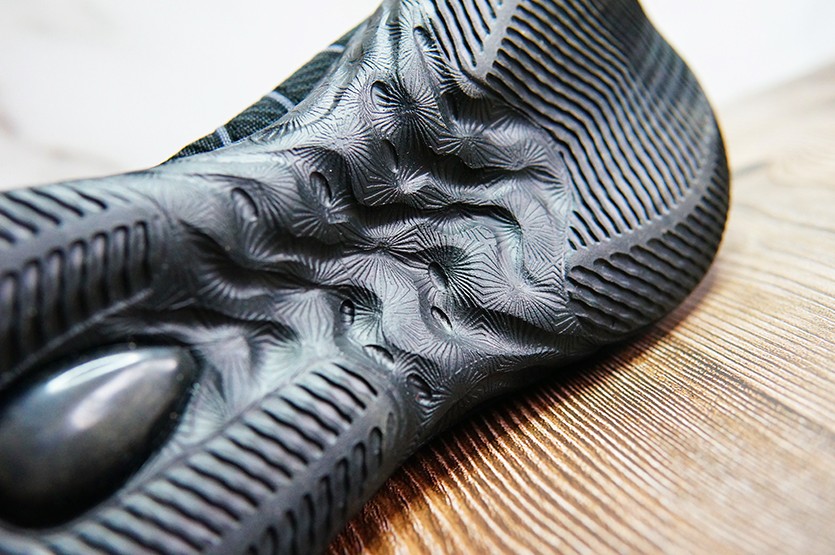 不怕脏，不怕水，还很轻！OneMix小黑鞋评测