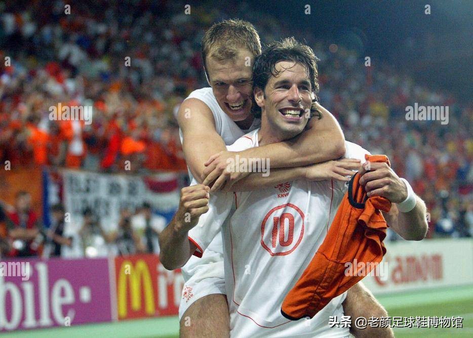 弗格森施压裁判,弗格森公开给穆里尼奥施压