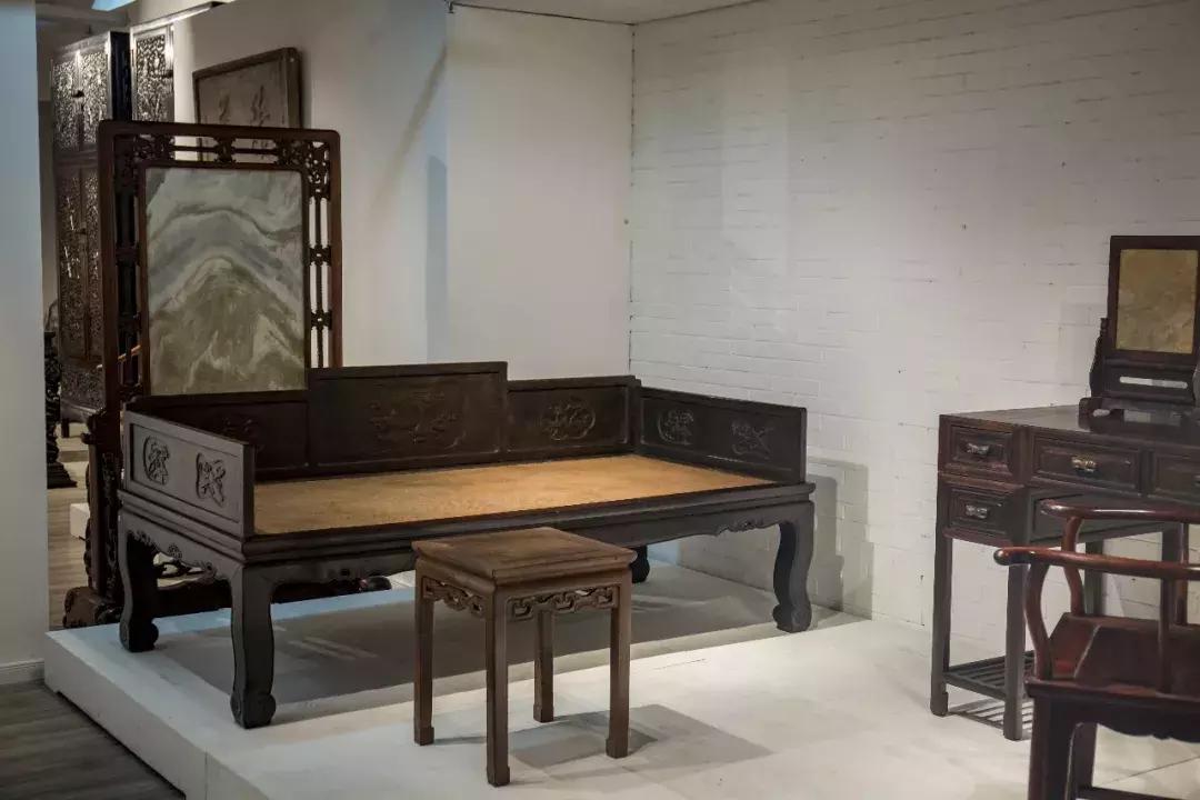 哪一种罗汉床最实用,适合在客厅罗汉床当卧具