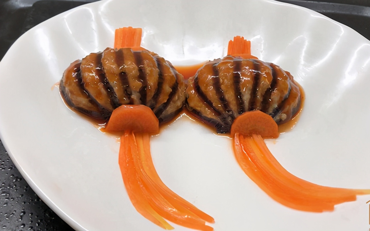 年夜饭红红的灯笼,除夕年夜饭大红灯笼