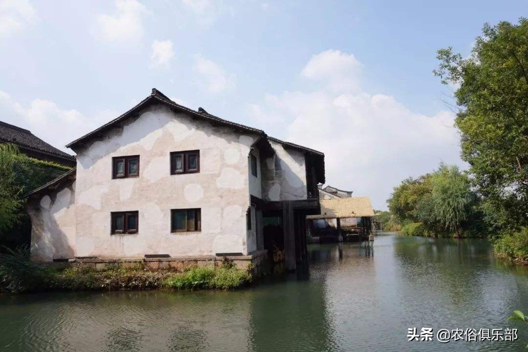 农民工在农村买房有必要吗,农村农民可以买小产权房吗