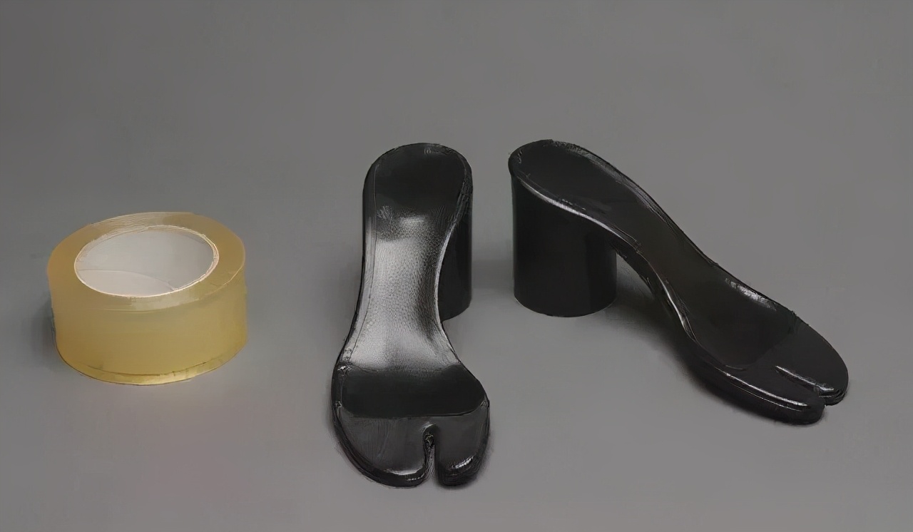 花5000块钱买个猪蹄子鞋穿，我已经跟不上潮流了…