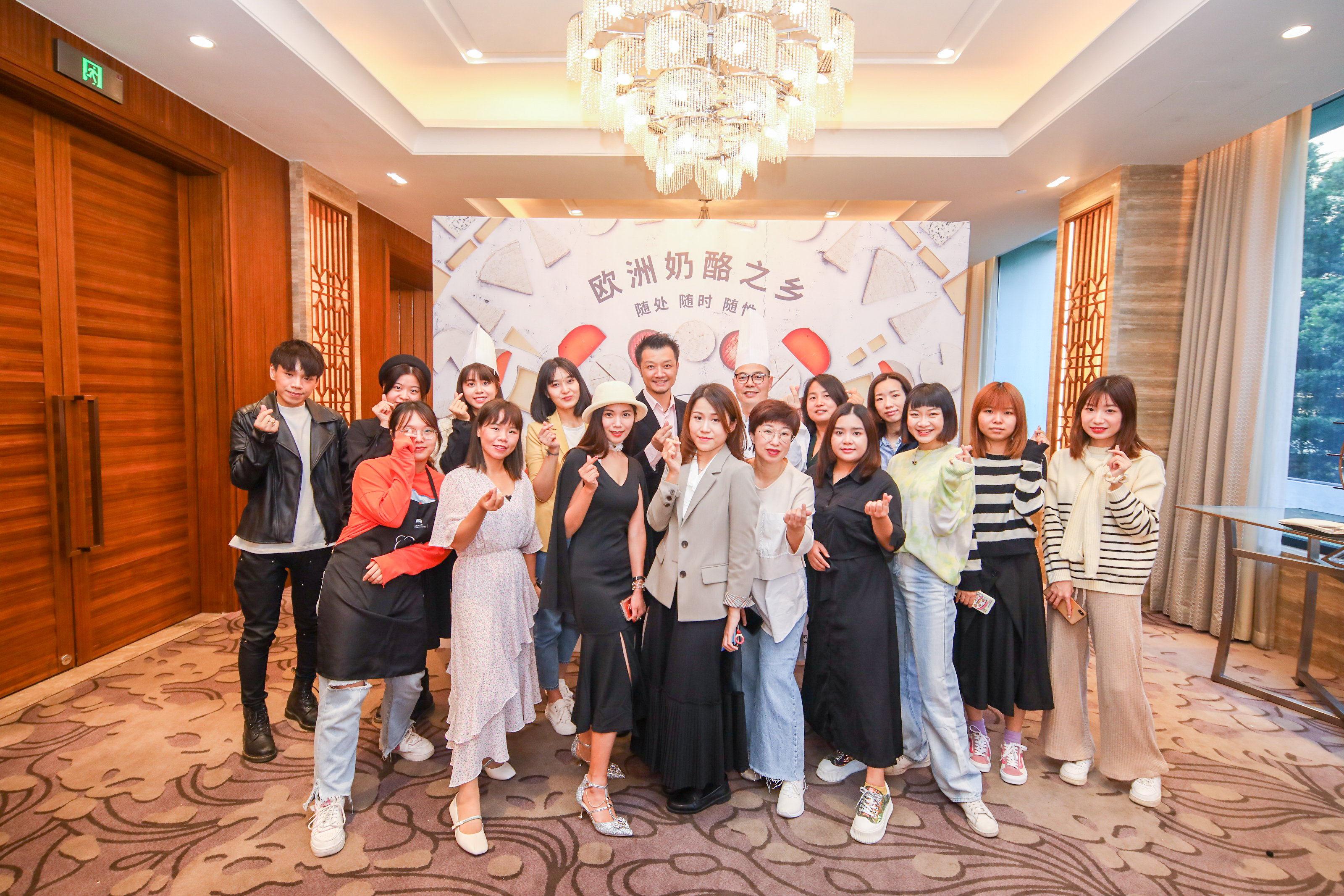 当法式乳酪月饼遇见黑咖啡会怎样,当奶酪遇上奶茶