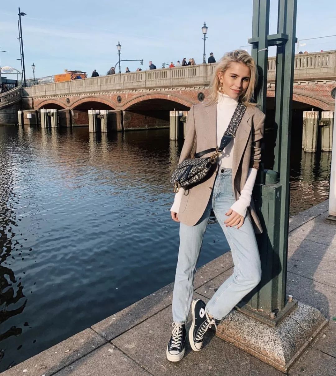 小众设计感经典百搭腋下包,今年最流行的百搭腋下包