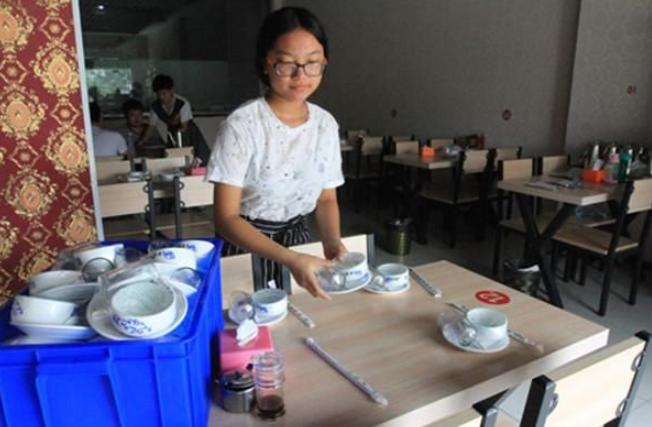 湖南寒门才女写《卖米》感动中国，24岁芳华早逝，病逝后北大追悼