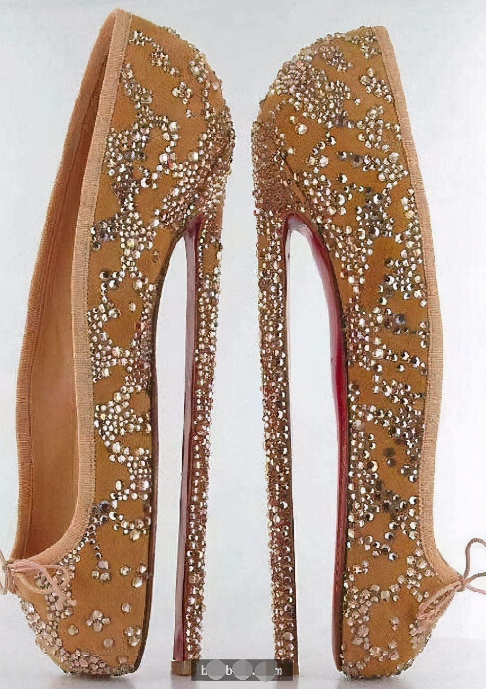 世界上最奇葩的高跟鞋设计,高跟鞋奇葩设计