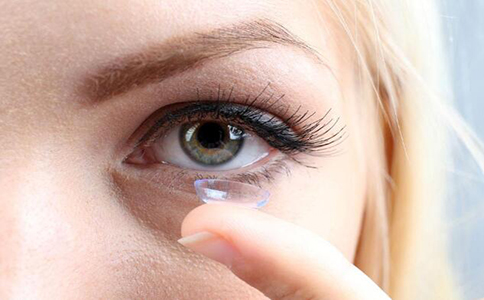 什么日抛隐形眼镜透明比较好,日抛隐形眼镜和月抛