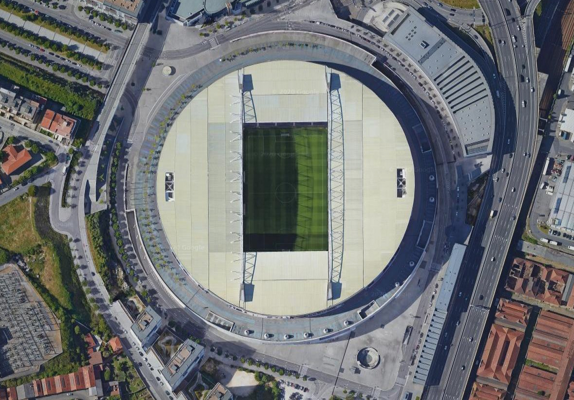 欧洲足联五星球场,卫星地图看中国足球场