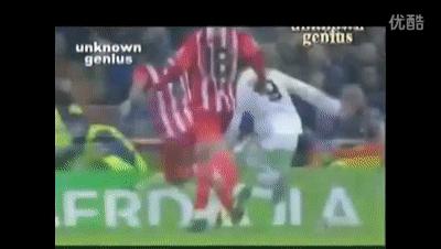 球王也假摔？盘点C罗假摔