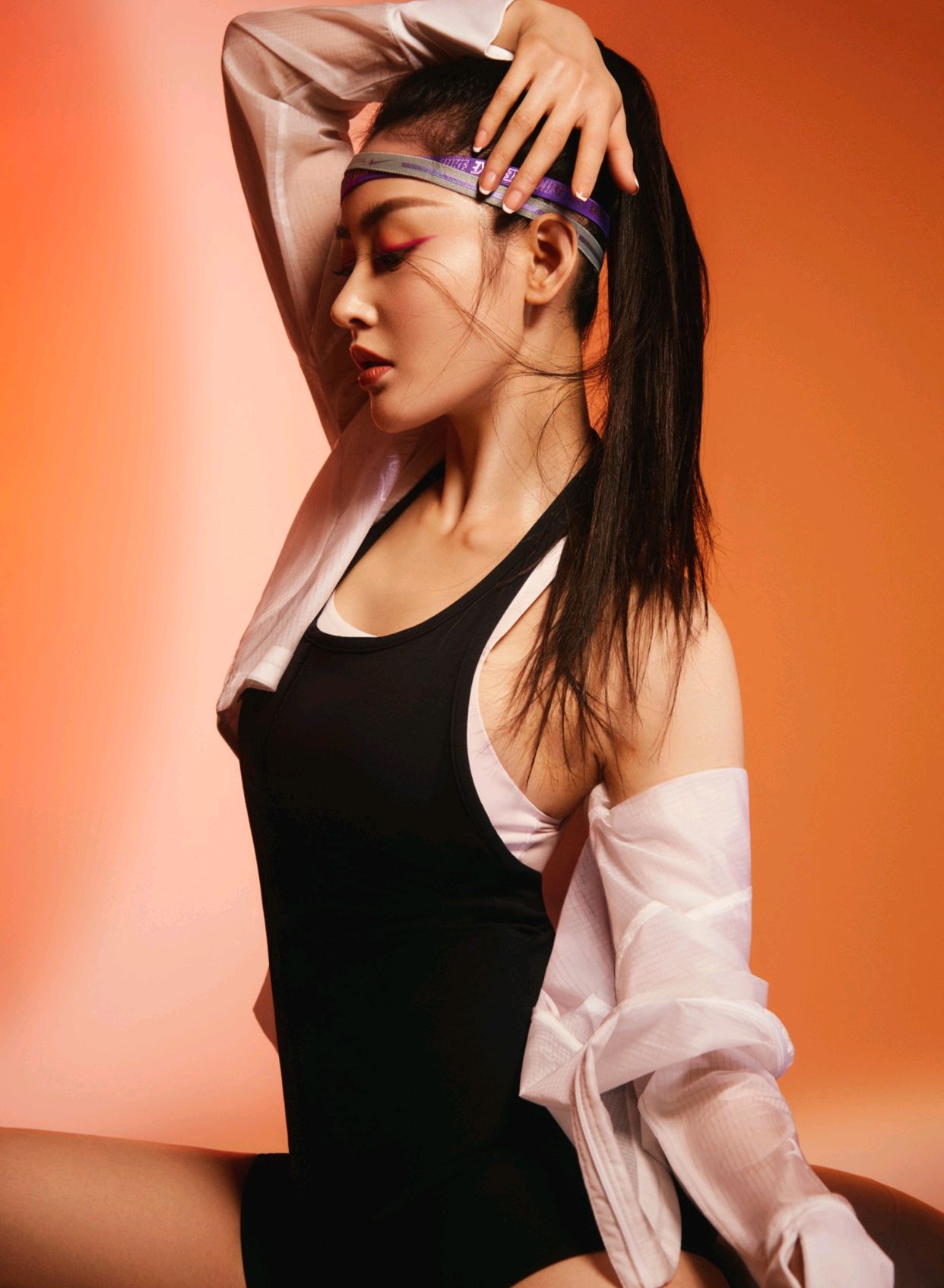 张天爱机场戴口罩穿热裤,张天爱一身松弛感穿搭慵懒时髦