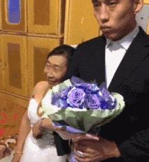 网上买的连衣裙到货了,店家连夜打电话跪求删除好评照片太尴尬了