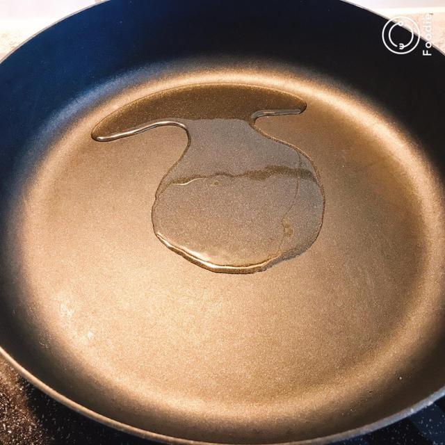 煎鸡胸肉怎么做都发柴？切肉是关键，教你一招怎么烹饪都肉质嫩