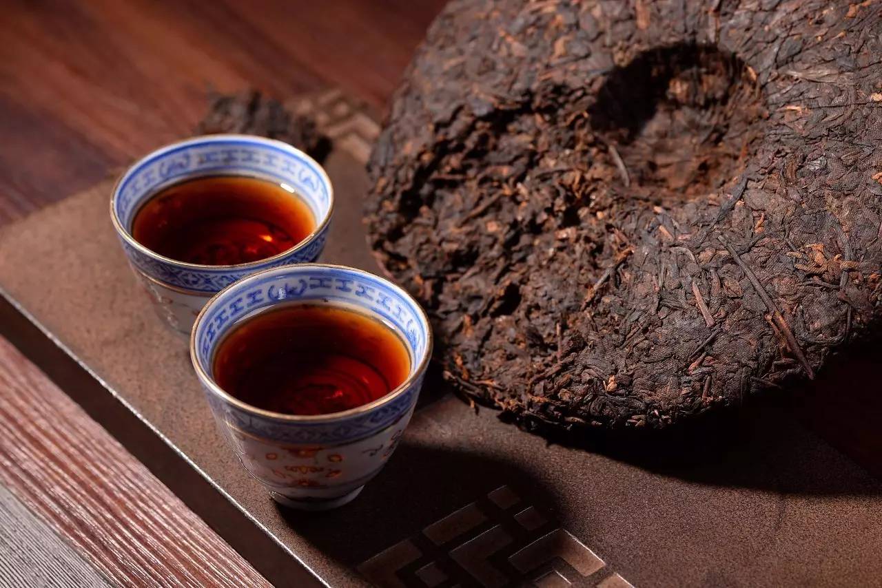 茶叶受潮可以用微波炉烘干吗,大量的茶叶受潮了怎么处理呀