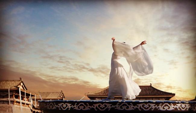 李白赞美杨贵妃最经典的3首诗词,李白是怎么形容杨贵妃的美