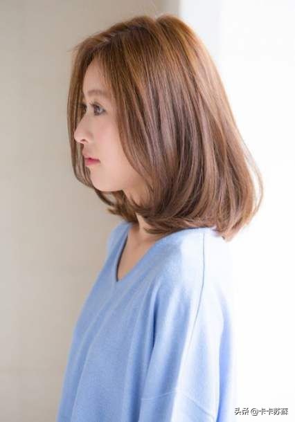 短发型显年轻又好看,显年轻的中短发型
