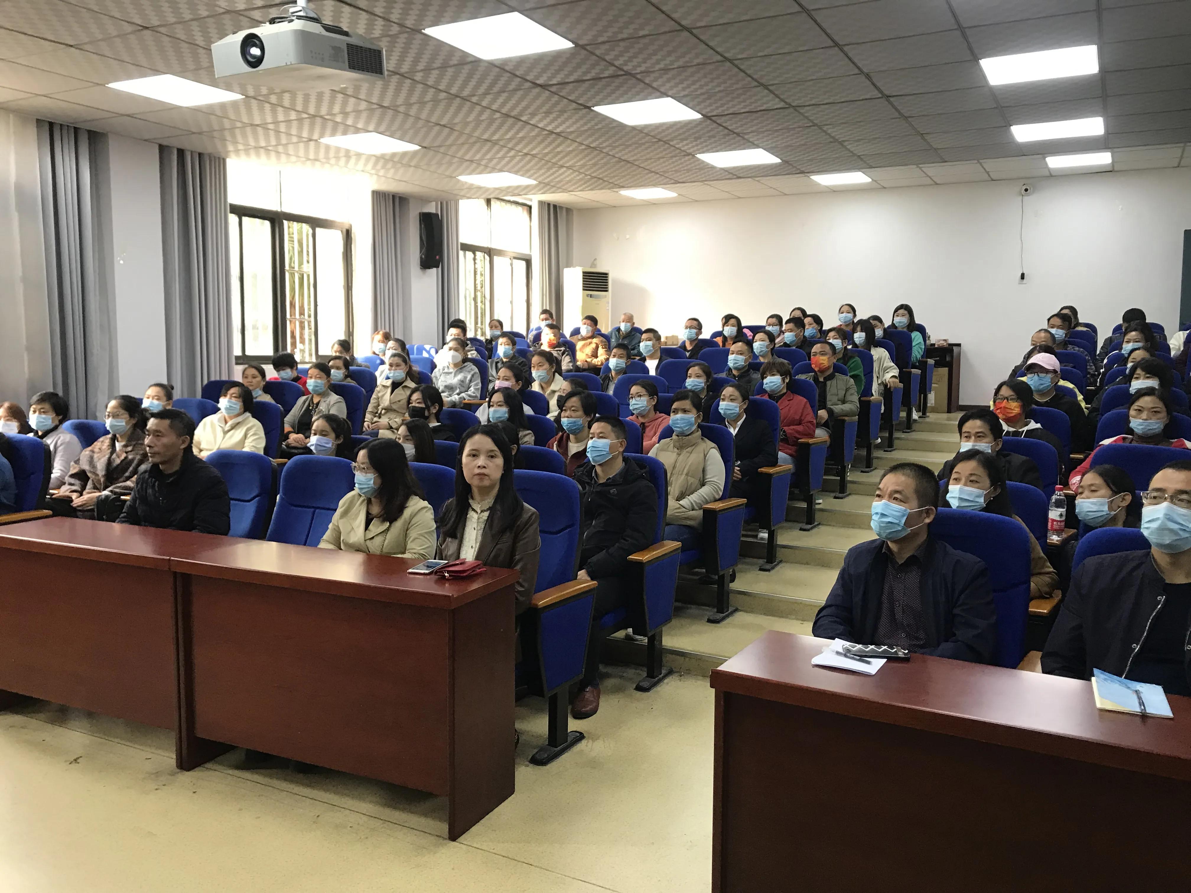 我与家长共育人直播,2023家校共育讲座家长心得与感悟