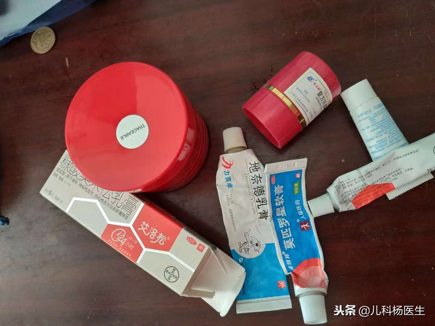 宝宝湿疹涂了炉甘石又严重了,宝宝湿疹抹了药更严重了