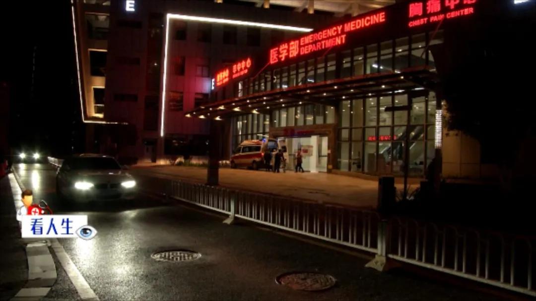 男子被角磨机割伤后活了下来,男子操作绞肉机不慎被咬手