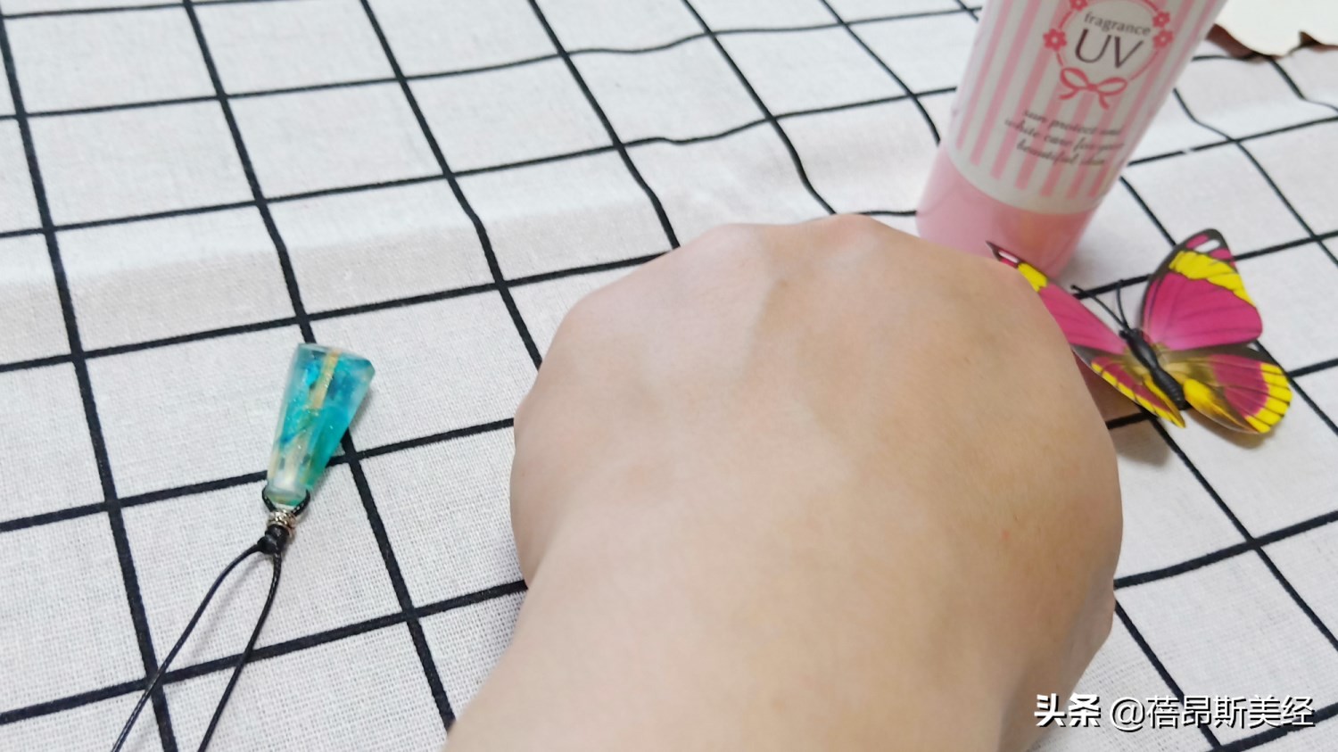 娜丽丝粉色膏体,娜丽丝防晒粉色防水吗